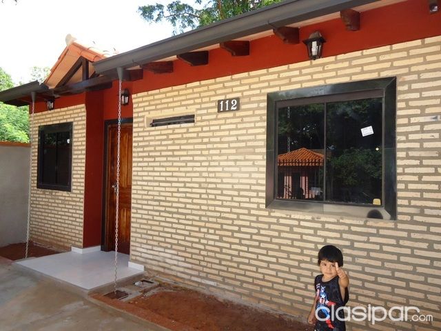ESPECTACULAR! Hermoso Chalet tipo duplex a estrenar! a cuatro cuadras de avenida Defensores del Chaco. Zona residencial. — foto 2