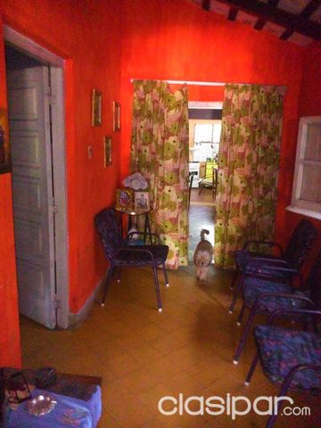 ! OPORTUNIDAD PARA ABOGADOS,.VENDO CASA en SAJONIA zona PODER JUDICIAL — foto 2