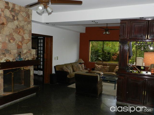 CASA CON 813 MTS2 EN BARRIO MBURICAO SALIDA A 2 CALLES — foto 2