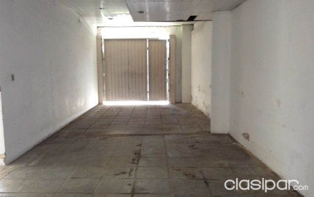 Amplio Salón Comercial Sobre Madame Lynch — foto 3
