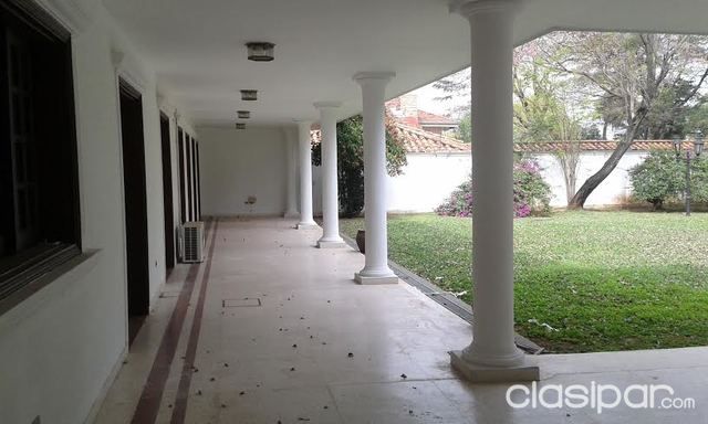 VENDO HERMOSA Y AMPLIA RESIDENCIA EN PLENO VILLAMORRA — foto 2