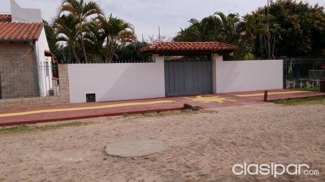 RESIDENCIA EN EL LIMITE DE LOMA PYTA Y MARIANO — foto 2