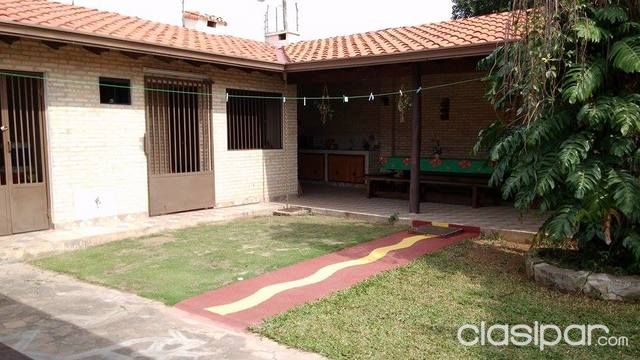 RESIDENCIA EN EL LIMITE DE LOMA PYTA Y MARIANO — foto 3