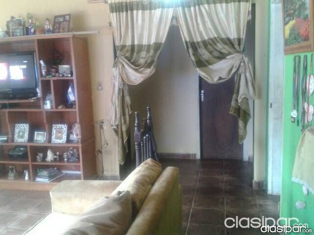 Vendo Casa Reducto San Lorenzo a una cuadra y media de la ruta — foto 3