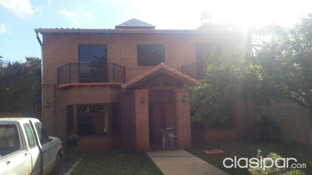 VENDO HERMOSA CASA DE DOS PLANTAS Gs 900.000.000 FINANCIACION BANCARIA — foto 2