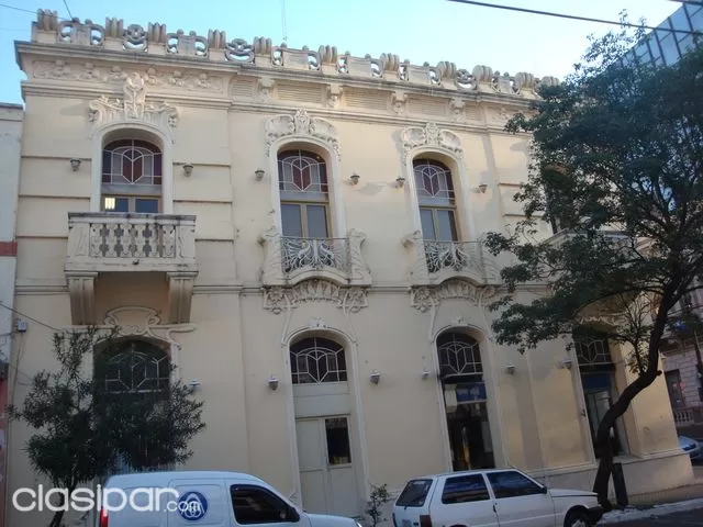 EDIFICIO CÉNTRICO A LA VENTA PARA LOCAL COMERCIAL U OFICINA!!! — foto 2