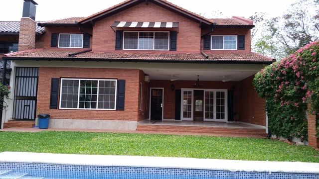 Bº Mburucuyá alquilo exclusiva residencia. — foto 2