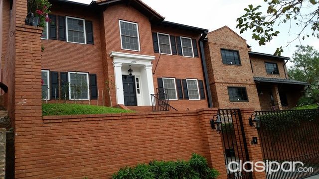 Bº Mburucuyá vendo exclusiva residencia. — foto 2