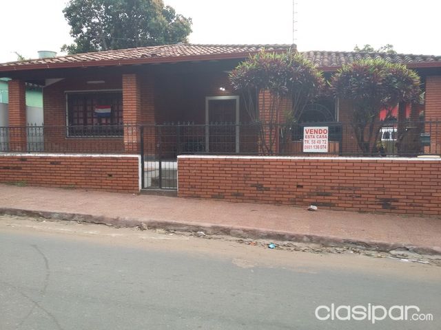 VENDO CASA en SAN LORENZO sobre calle azfaltada — foto 3