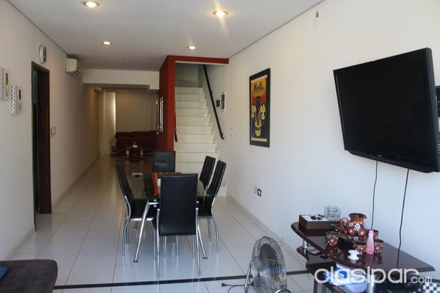 VENDO DUPLEX AMOBLADO. ZONA YCUA SATI — foto 2