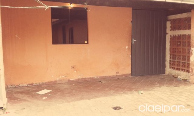 CASA A MINUTOS DEL CENTRO DE ASUNCION. — foto 3