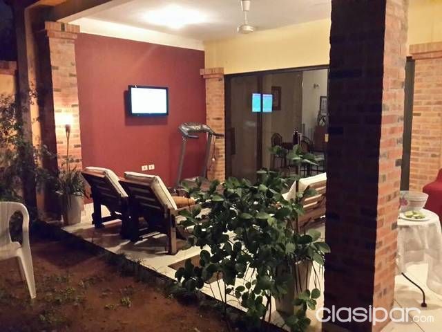 Bellísima Y Amplia Residencia Zona Canal 13 En Lambaré — foto 2