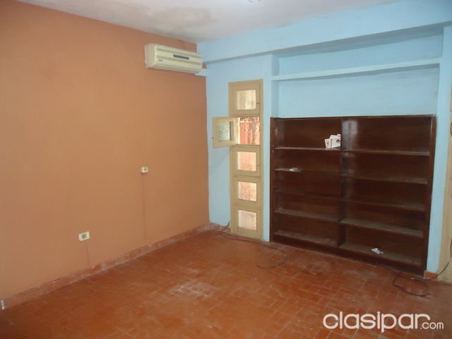 VENDO AMPLIA CASA CENTRICA - BARRIO SAN VICENTE — foto 3
