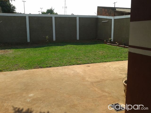 VENDO CASA A UNA CUADRA Y MEDIA DE RUTA V - PEDRO JUAN CABALLERO — foto 3