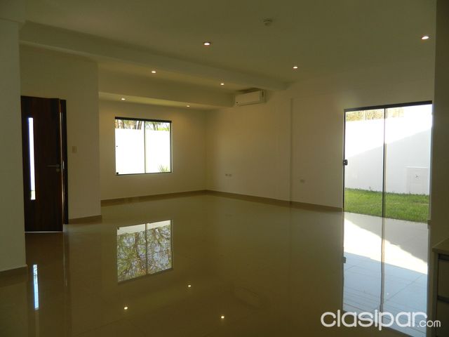 Amplio Duplex Tipo Casa A Estrenar Zona Conmebol Luque — foto 3
