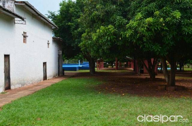 Vendo casa quinta con polideportivo, zona carapegua — foto 2