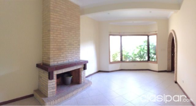 Hermosa Casa Zona Wasmosy Facultad De Derecho — foto 3