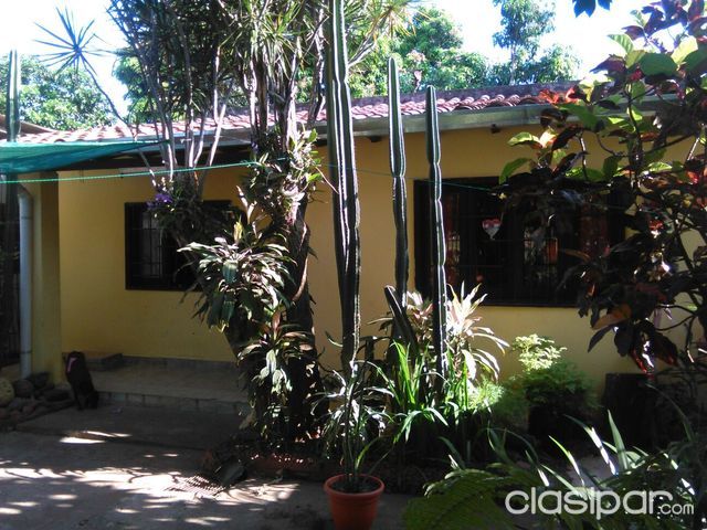 VENDO CASA en VILLA ELISA a 700mts de Petropar (tres dormitorios y salón comercial) — foto 3