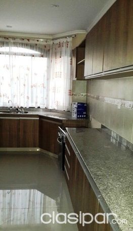 ALQUILO HERMOSA RESIDENCIA EN BARRIO HERRERA SOBRE SUCRE — foto 2