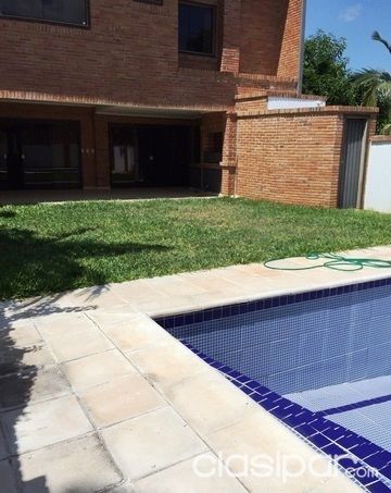 ALQUILO HERMOSA RESIDENCIA EN BARRIO HERRERA SOBRE SUCRE — foto 3