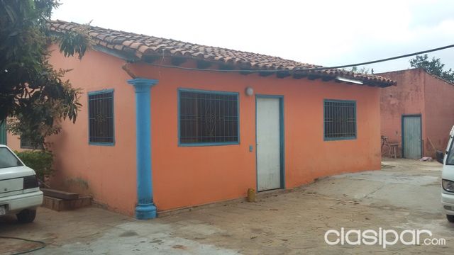 VENDO CASA EN LUQUE, A 2 MIN. DEL CENTRO SOBRE CALLE ASFALTADA — foto 3