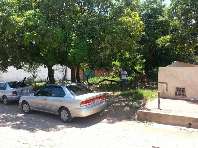 VENDO TERRENO en zona Tres Cruces - Avda. Laguna Grande — foto 2