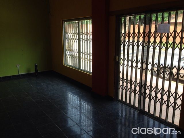 SALON COMERCIAL CENTRO DE LUQUE — foto 3
