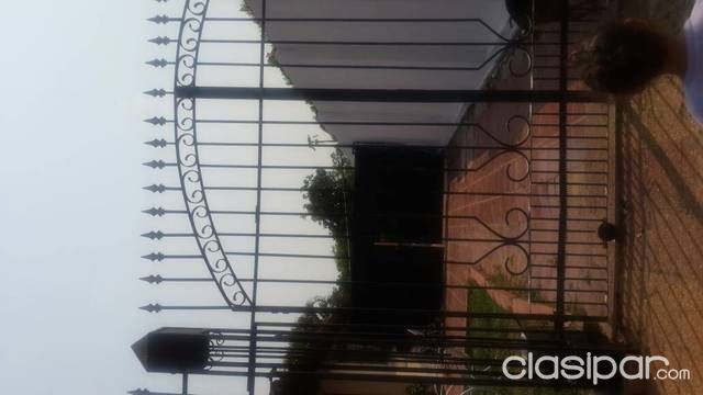 Remato casa en Asuncion...a 2 cuadras de madama linch y sta teresa..3 colegios alrededor..amplio patio frente.costado y fondo. — foto 2
