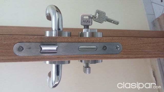 Puertas y herrajes de primerisima calidad!!! — foto 3