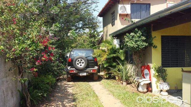 Vendo Hermosa y Amplia Casa en zona shopping Mariano — foto 2