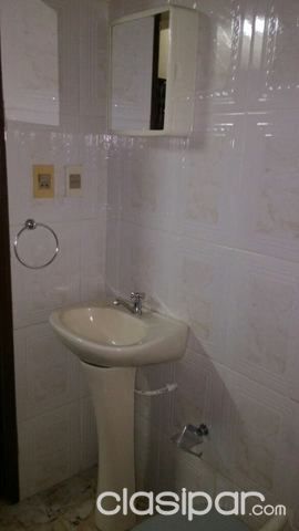 PIEZA CON BAÑO, INTERNET A FULL Y TIGO ESTAR 800.000GS — foto 2