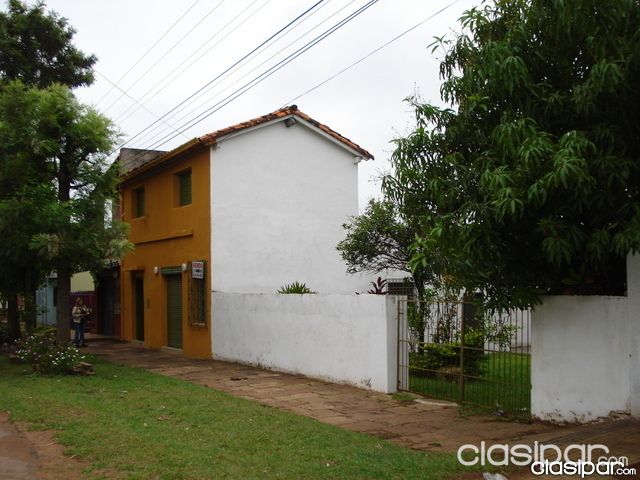VENDO CASA EN CORONEL OVIEDO!!! - CENTRO DE LA CIUDAD — foto 2