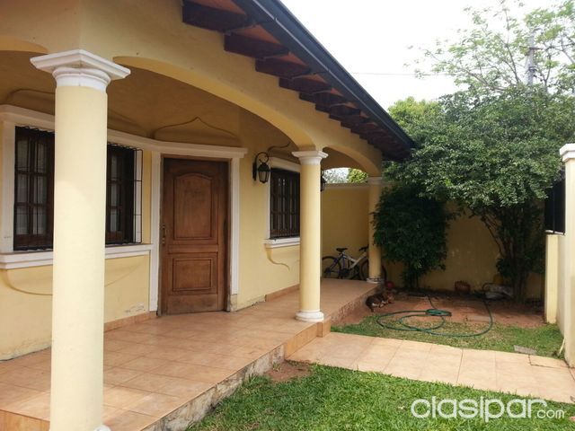 VENDO AMPLIA RESIDENCIA A 1 CUADRA DE MADAME LYNCH Y 6 DE AVIADORES DEL CHACO — foto 2