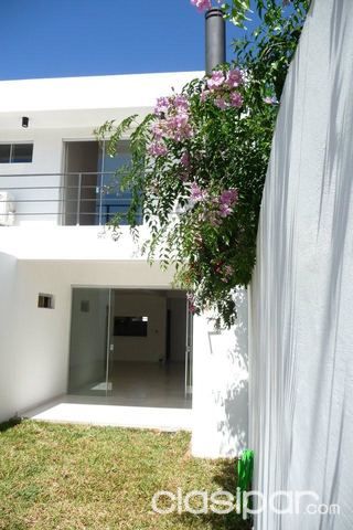 Vendo DUPLEX en MBURUCUYA - 2 cuadras Primer Pdte — foto 3