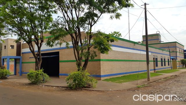 ALQUILO EDIFICIO CON SALONES COMERCIALES Y DEPOSITO — foto 3