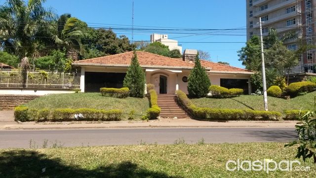 Valiosa esquina sobre Avenida Santa Teresa — foto 3