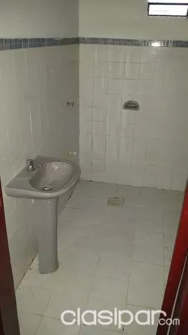 CASA ECONOMICA - A 9 CUDRAS DE LA RUTA MARISCAL ESTIGARRIBIA Y UNA CUADRA DE ZAVALAS CUE (SUPERMERCADO EL PUEBLO) — foto 2