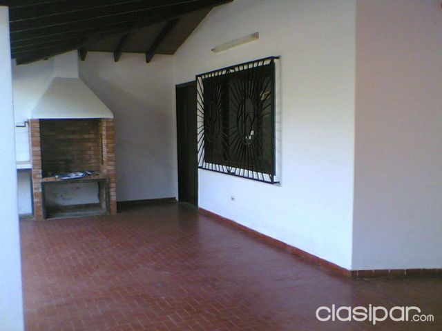 ZONA VILLA POLICIAL ÑU GUAZU - HERMOSA CASA — foto 2