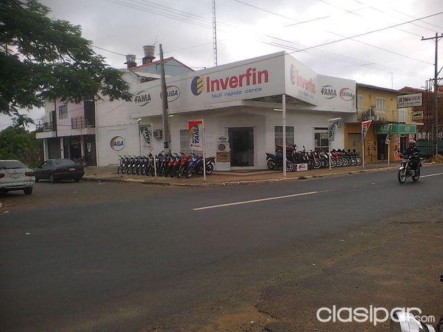 Hermoso Salon con Deposito en el CENTRO MISMO DE LA CIUDAD DE YPACARAI Sobre ruta — foto 2