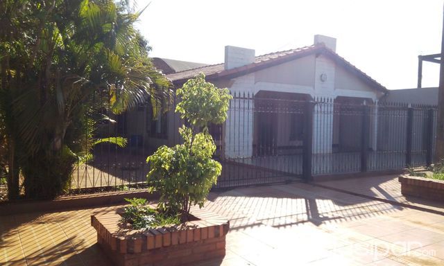 Vendo casa en zona céntrica de Hernandarias (a cuadras de la costanera) — foto 2