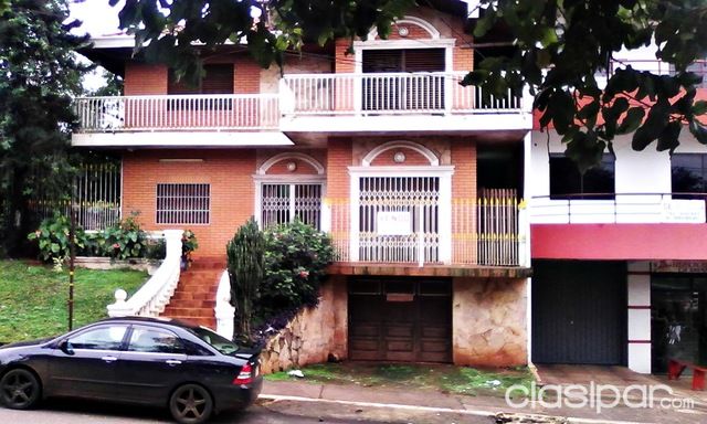 Hermosa casa de dos plantas en Presidente Franco. — foto 3