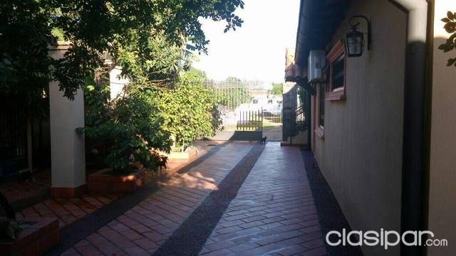 Hermosa casa en oferta a minutos del shopping Pinedo — foto 2