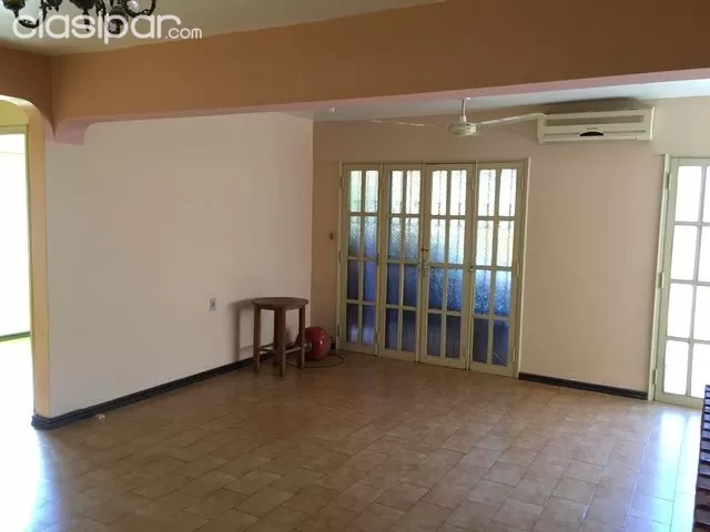 SE VENDE CASA EN ENCARNACIÓN — foto 3