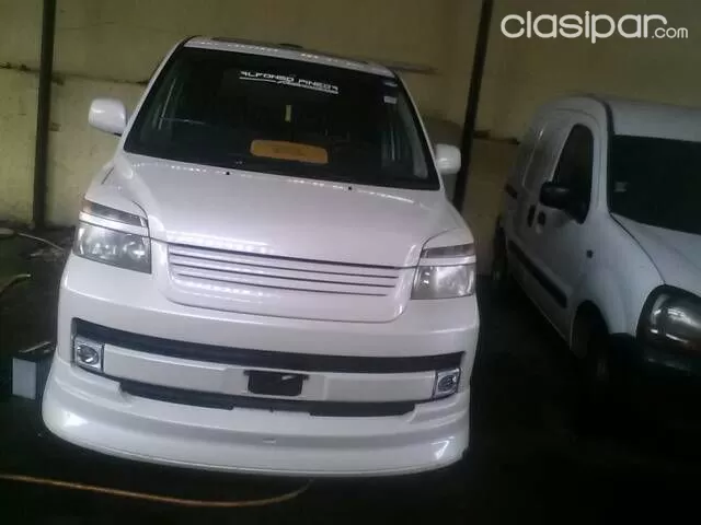 Toyota Noah 2003 — foto 6