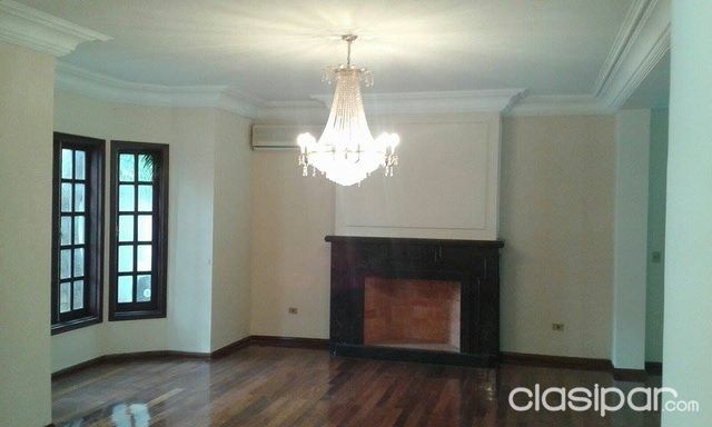 AMPLIA RESIDENCIA EN VILLA MORRA — foto 2