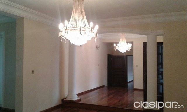 AMPLIA RESIDENCIA EN VILLA MORRA — foto 3