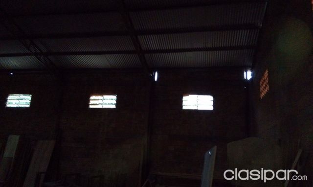 !!!VENDO SALON COMERCIAL CON TINGLADO SOBRE AVENIDA KM 10 A 1500 METROS DE LA RUTA INTERNACIONAL!! — foto 2