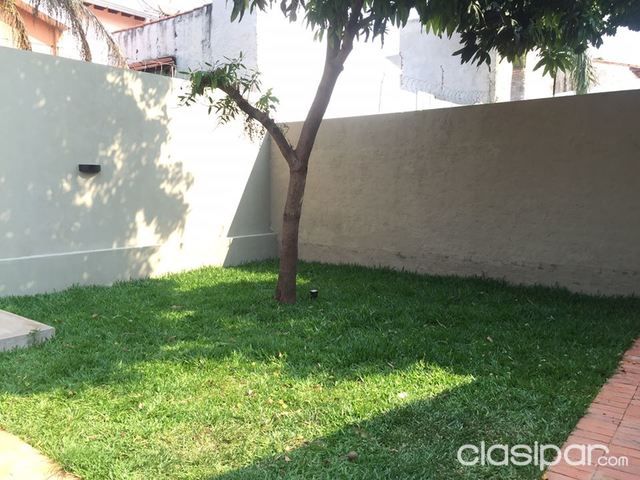 Alquilo Hermosa casa toda en Planta Baja en Carmelitas — foto 3