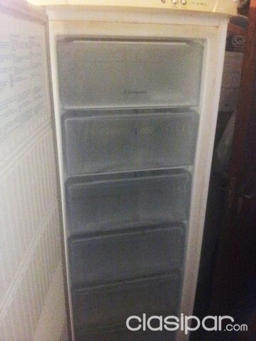 Vendo FREEZER ELECTROLUX 450 lts. y HELADERA 325 lts OFERTA!! — foto 2