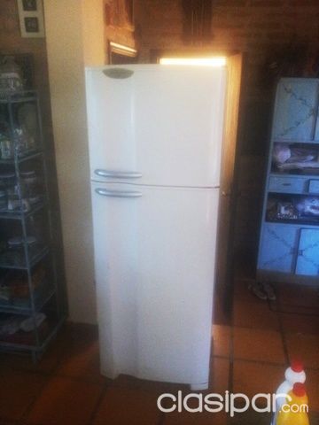 Vendo FREEZER ELECTROLUX 450 lts. y HELADERA 325 lts OFERTA!! — foto 3
